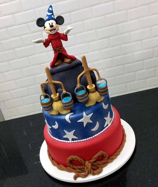 Carlo’s Bakery – bolo Mickey Mago