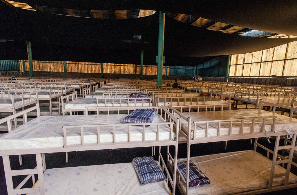 Prefeitura inaugura abrigo emergencial para 460 moradores de rua