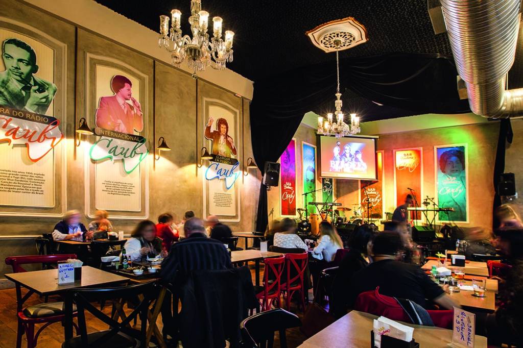 Com quase setenta anos, Bar Brahma ganha reforma