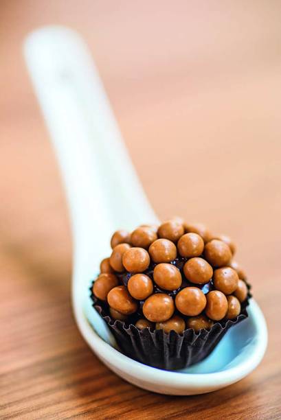 Brigadeiro de caramelo com flor de sal Brigadeiro de caramelo com flor de sal