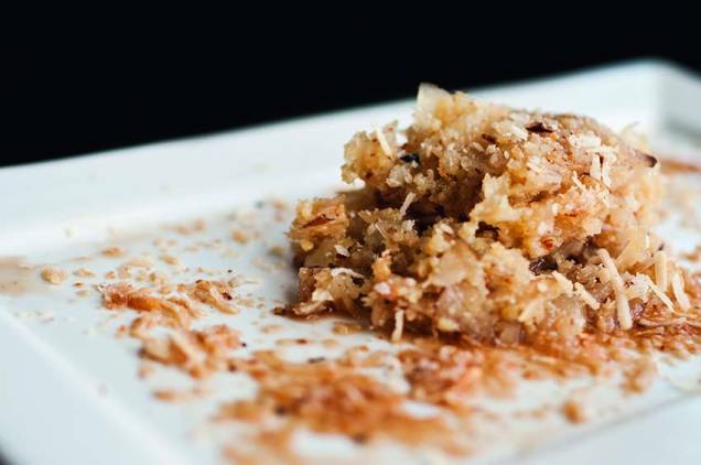 Castanhada com calda de licor de jambu Castanhada com calda de licor de jambu