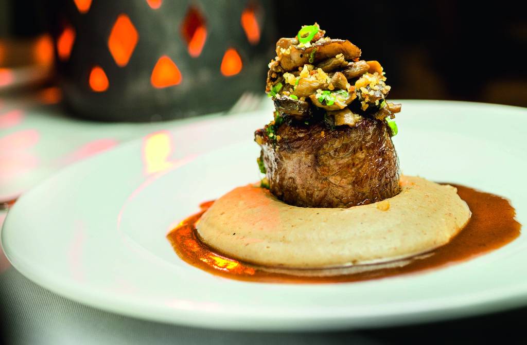file-mignon-com-ragu-de-cogumelos-purc3aa-de-cara-com-funghi-porcini-2-jpeg