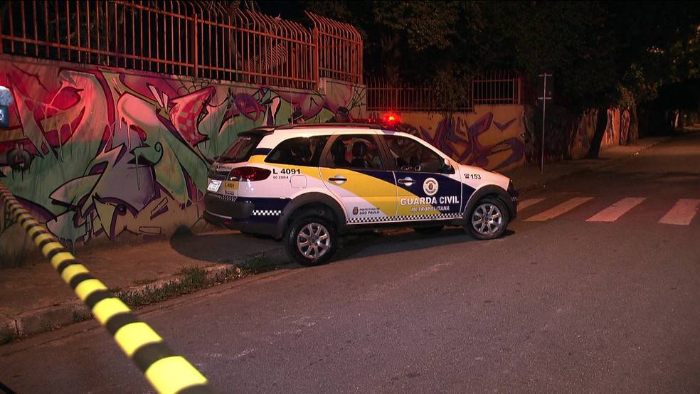 GCMs são baleados em porta de escola da Zona Leste