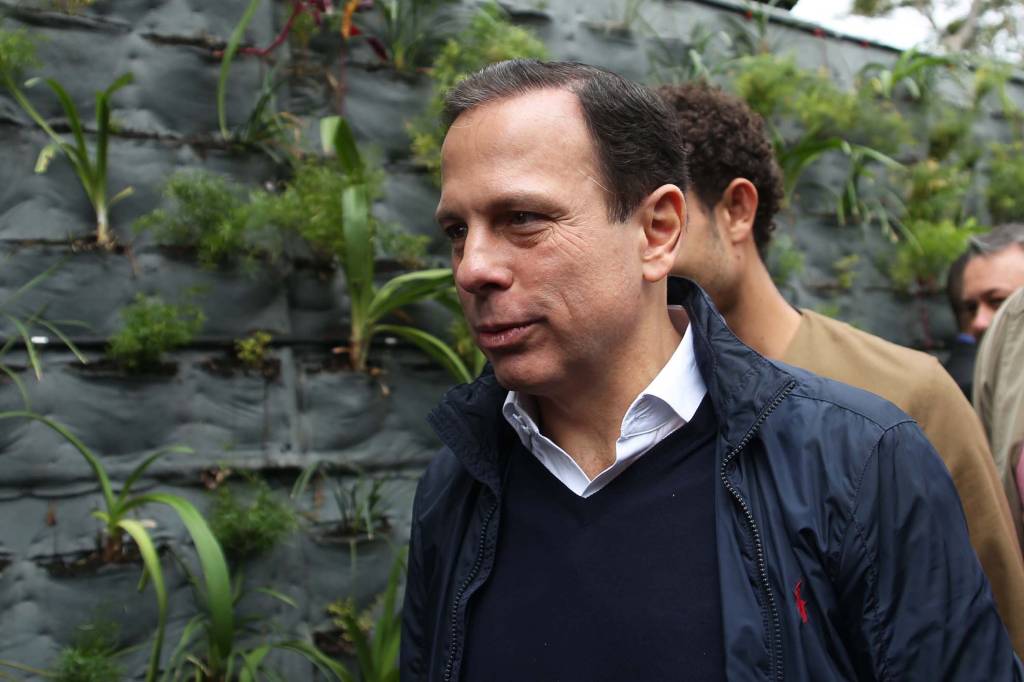 Doria quer bulevares e veículo leve sobre pneus no centro
