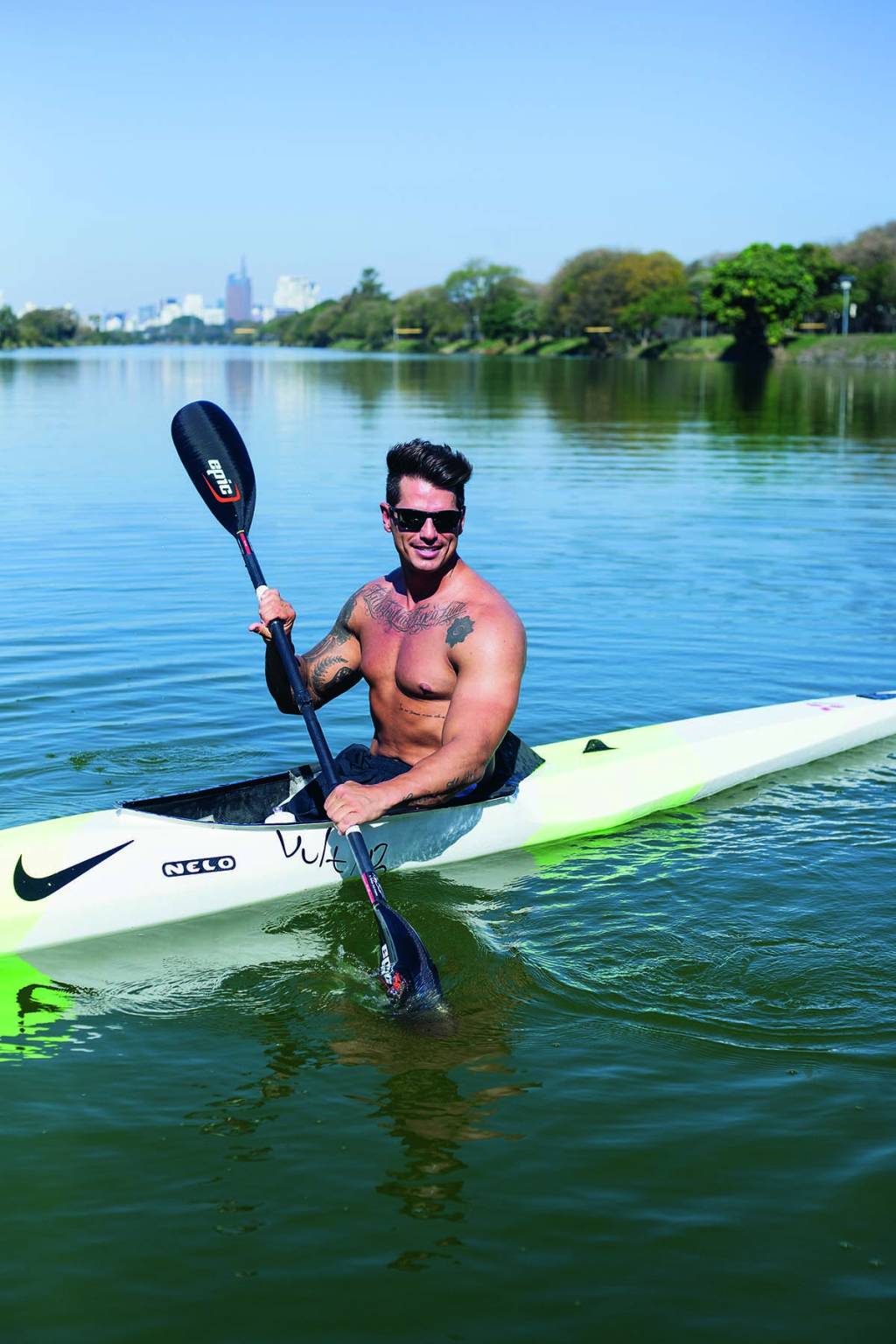 Fernando Fernandes lança biografia