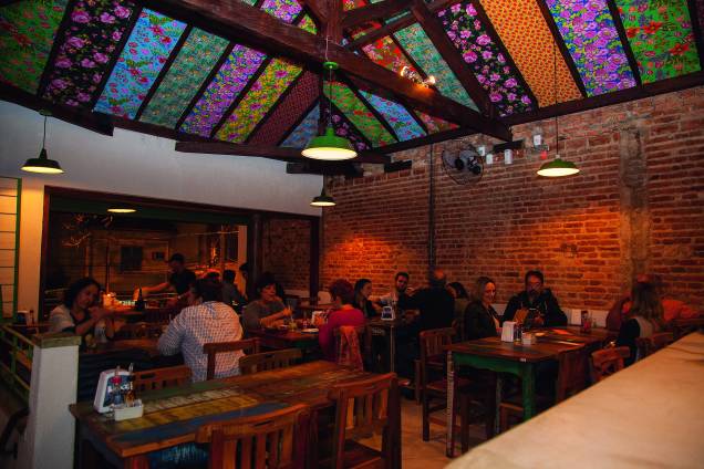 O ambiente sem frescuras: numa sobreloja O ambiente sem frescuras: numa sobreloja