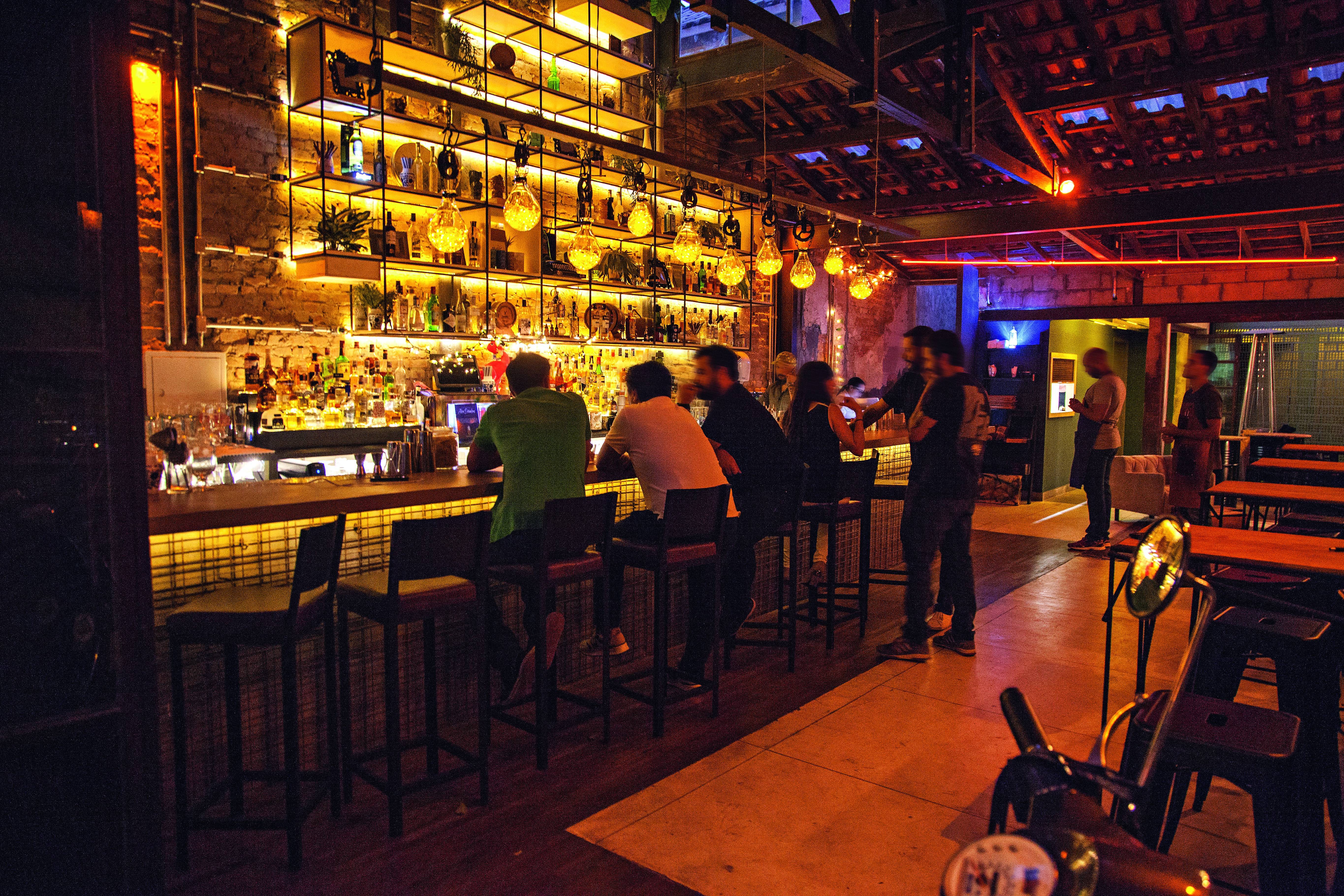 Guilhotina faz festa sul-americana com bartenders internacionais badalados