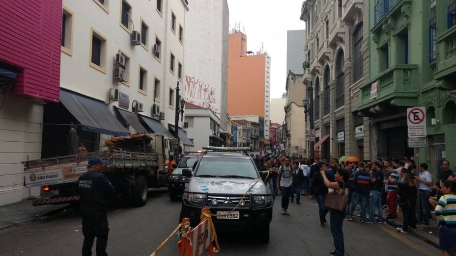 Prefeitura de São Paulo emparedou entradas do Shopping 25 de Março na manhã desta sexta-feira (29) Prefeitura de São Paulo emparedou entradas do Shopping 25 de Março na manhã desta sexta-feira (29)