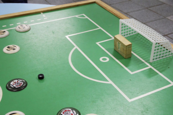 Bar da Vila Madalena recebe campeonato de futebol de botão