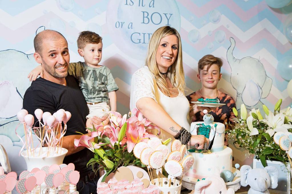 Chás revelação anunciam o sexo do bebê de forma divertida