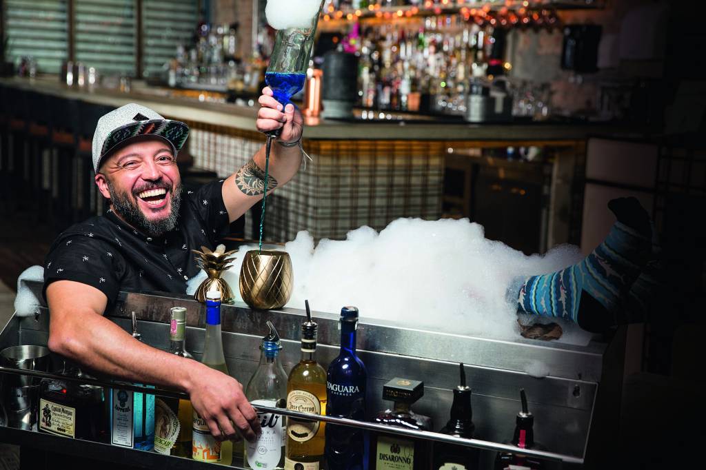 Márcio Silva é o Bartender do Ano por VEJA COMER & BEBER