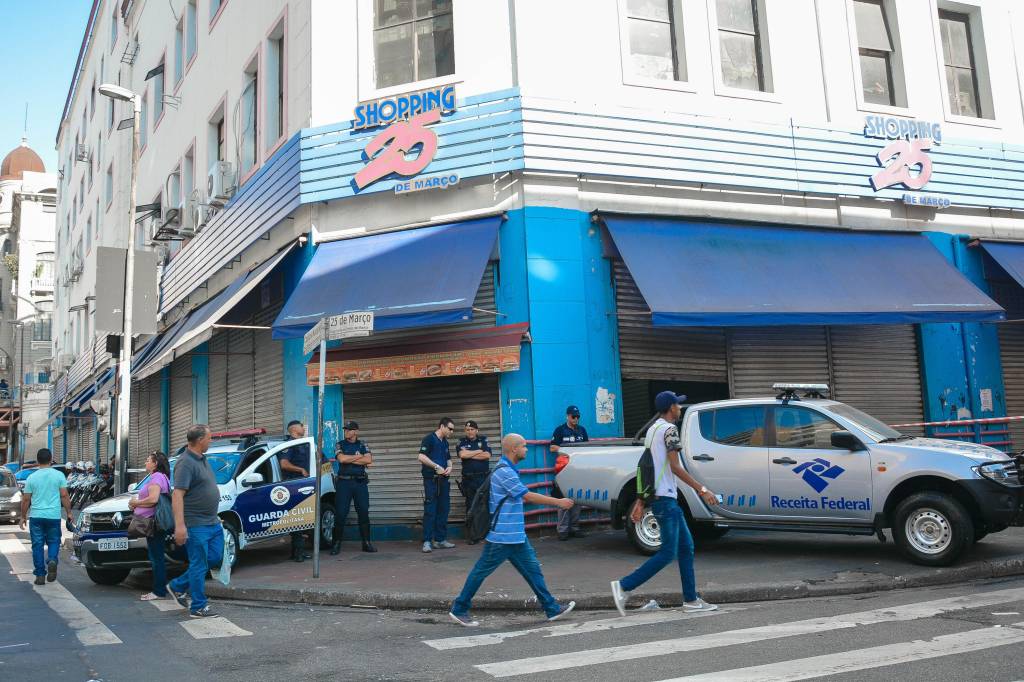 Receita faz operação contra comércio ilegal no Centro