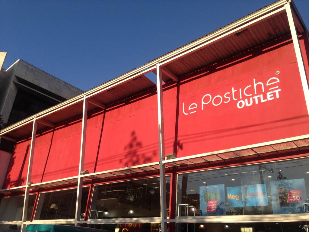 Conheça o Outlet da Le Postiche, com bolsas a partir de 20 reais