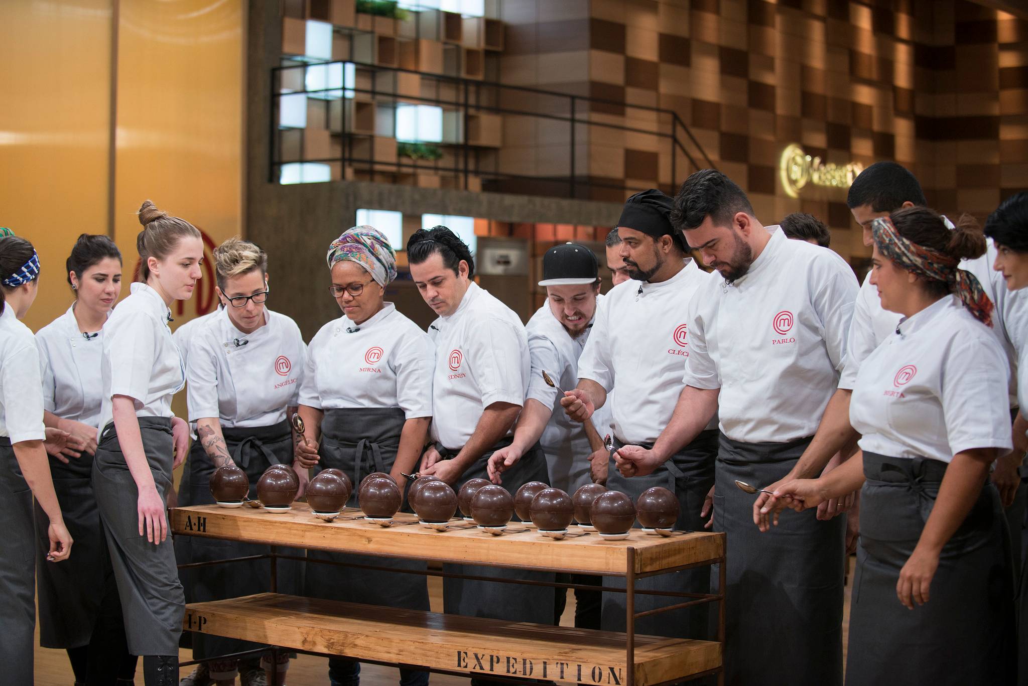 MasterChef Profissionais: encrenca com a leitoa e menu do Jacquin