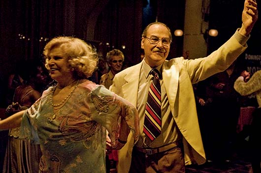 Tônia Carrero e Leonardo Vilar no filme “Chega de Saudade”, de Laís Bodansky.