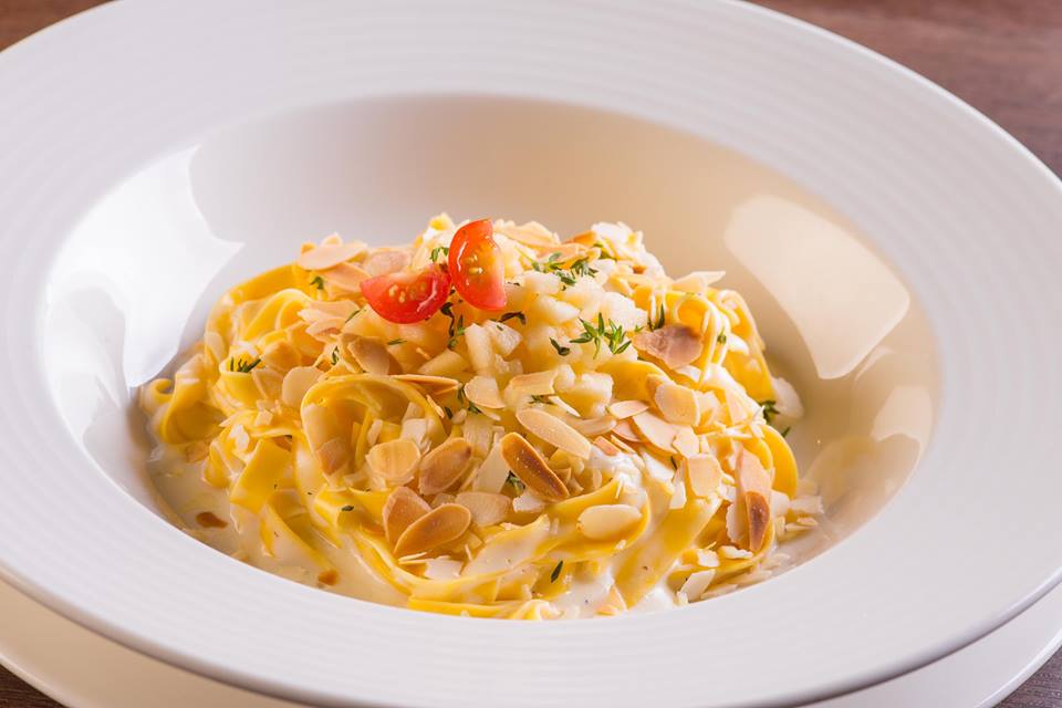 la pasta gialla – queijo de cabra e pera