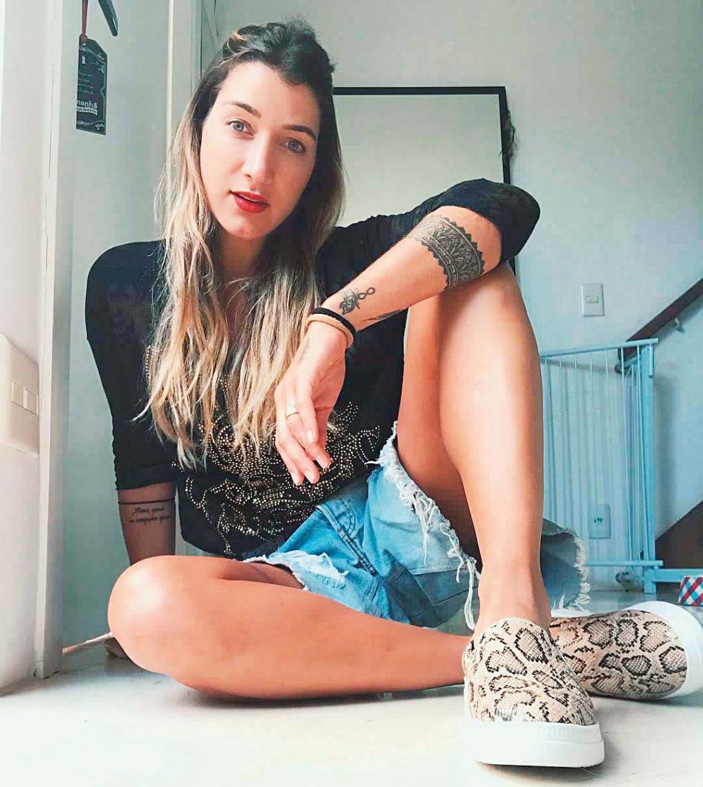 Gabriela Pugliesi nega preenchimento na face e nos lábios