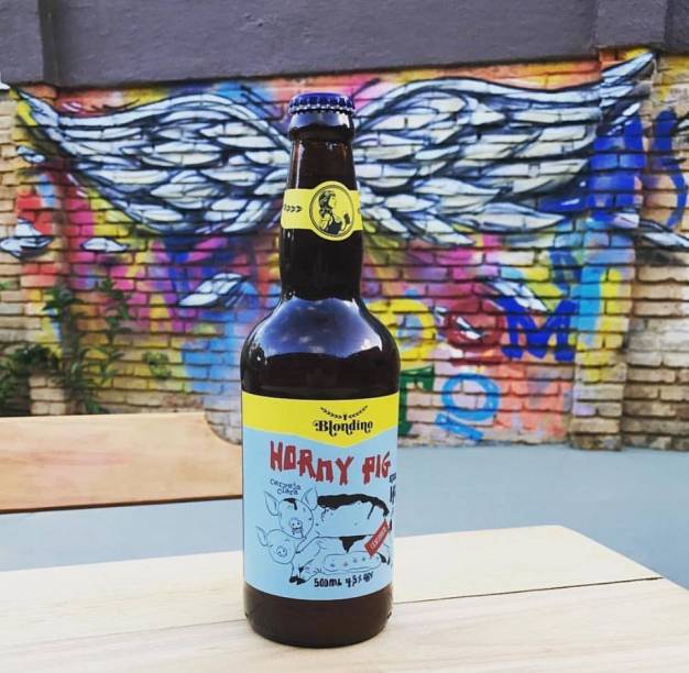 <strong>Blondine</strong><span>&nbsp;com Jackpot Helles (munich helles) e Horny Pig (session IPA)</span>