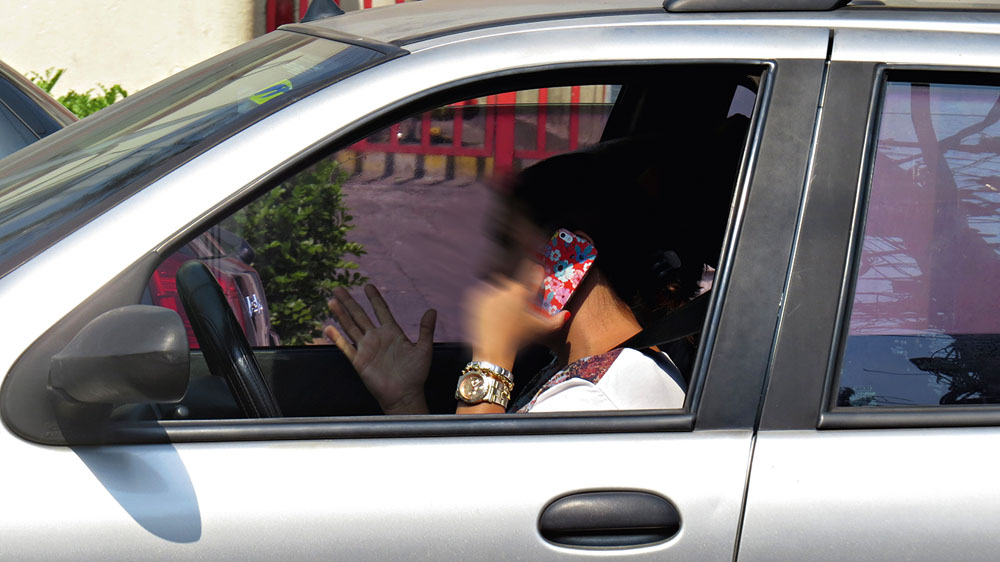 A cada dois minutos um motorista da capital é multado por usar celular