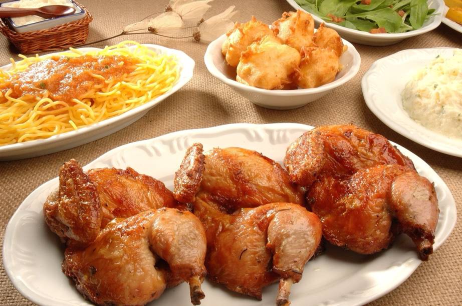 Galeto al primo canto: atração da casa originária da Serra Gaúcha Galeto al primo canto: atração da casa originária da Serra Gaúcha