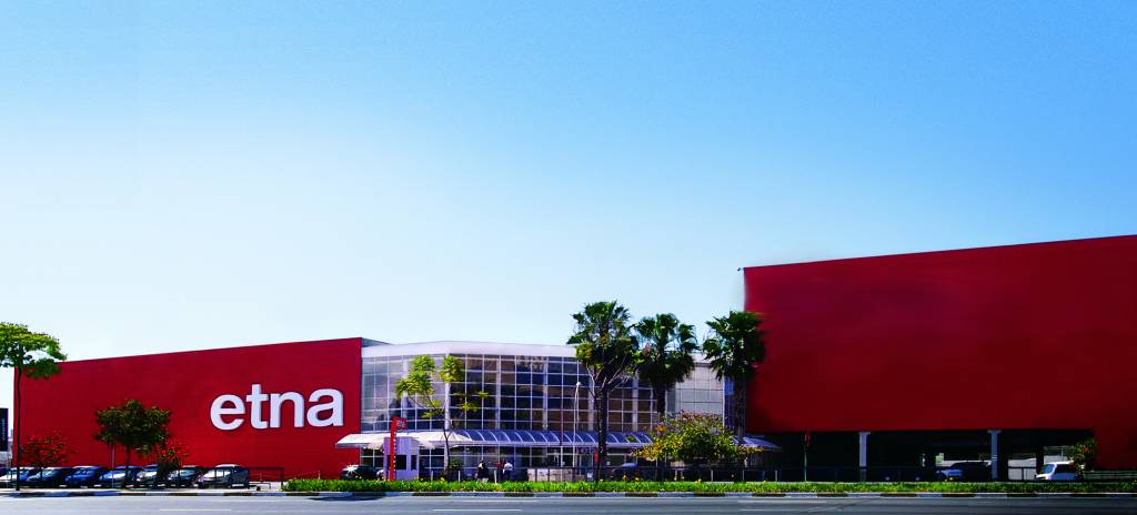 Etna faz promoção com itens pela metade do preço