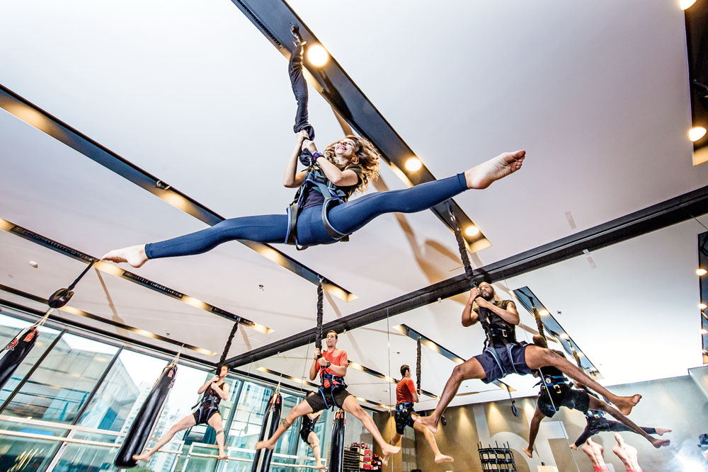 Exercícios nas alturas ganham espaço em academias da capital