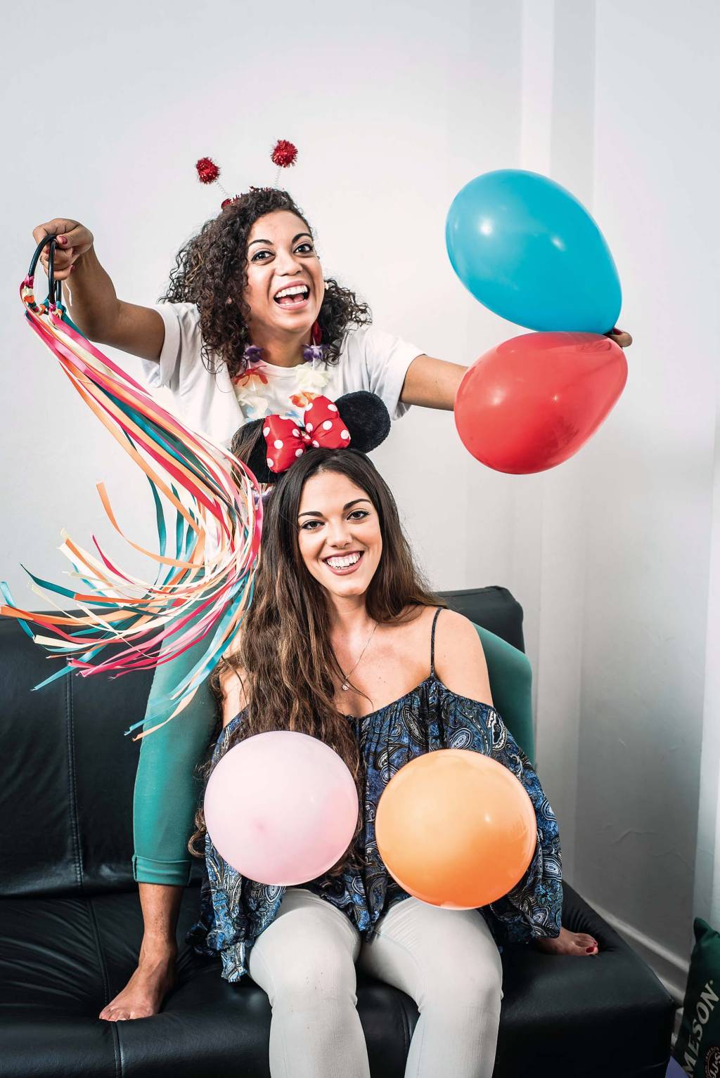 Dupla realiza festas de aniversário para crianças carentes