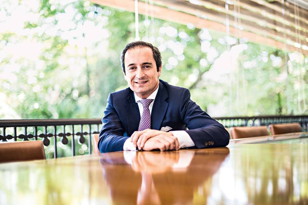 Em busca de visto, brasileiros movimentam Consulado de Portugal