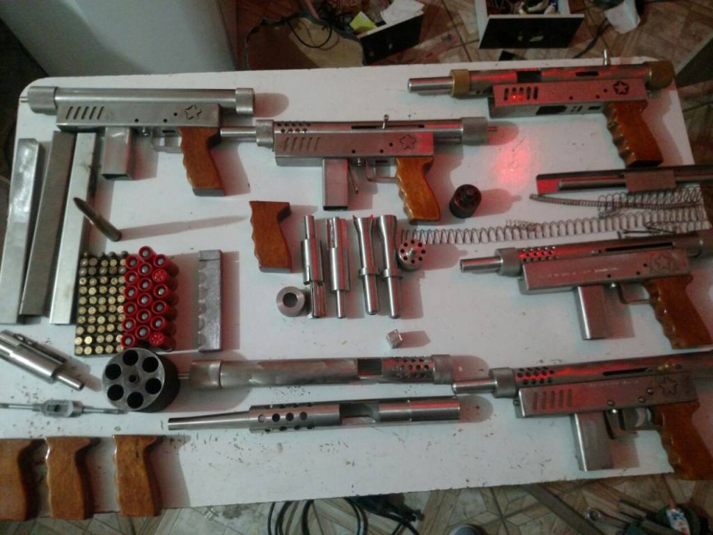 Preso homem que fabricava metralhadoras caseiras em São Paulo