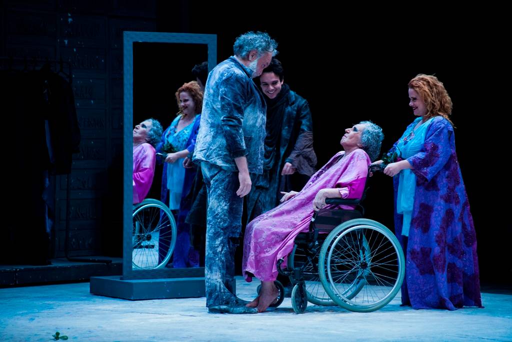 Maria Alice Vergueiro e as 100 vezes de “Why the Horse?”