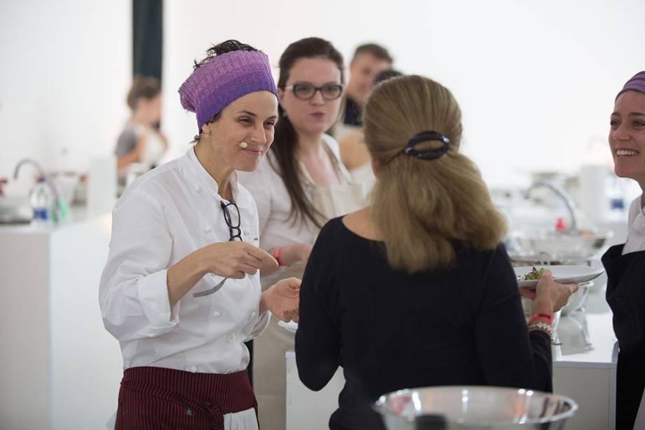 Helena Rizzo: em 2014 escolhida como a melhor chef mulher do mundo, a cozinheira que comanda o Maní deu uma aula de gastronomia Helena Rizzo: em 2014 escolhida como a melhor chef mulher do mundo, a cozinheira que comanda o Maní deu uma aula de gastronomia