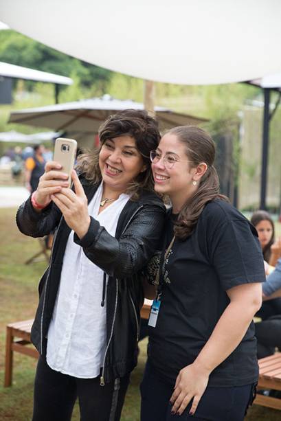 Roberta Miranda: cantora marcou presen&ccedil;a e posou para selfies