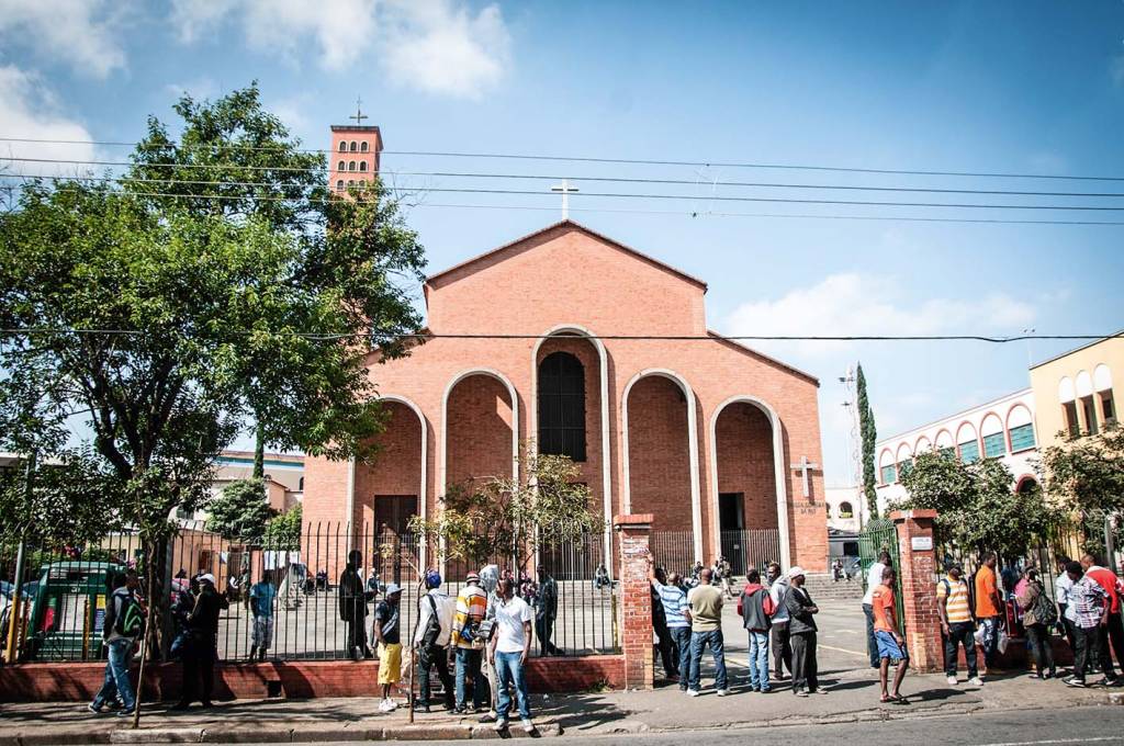 Igreja no Glicério tem biblioteca temática sobre imigração
