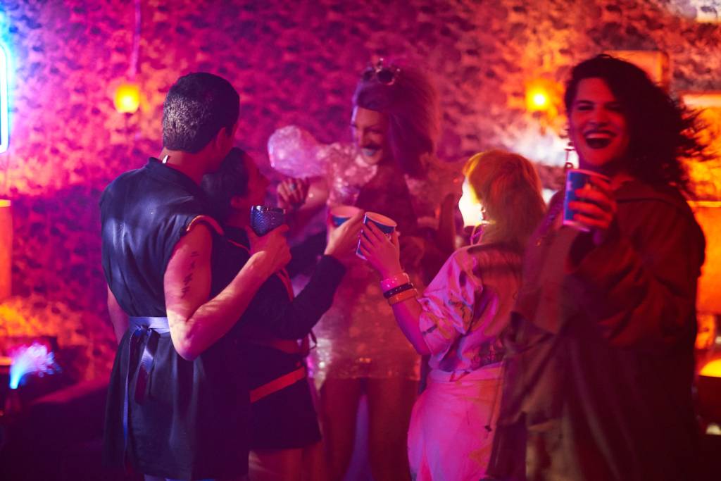 Absolut promove festa com presença de Linn da Quebrada e Lea T