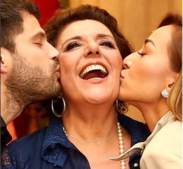 Leda Nagle apresenta misto de show e entrevista no Teatro Itália