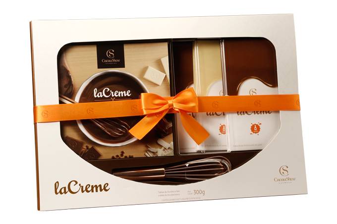&bull; Kit Lacreme Receitas 300 g, Cacau Show &ndash; R$ 52,90. Uma sugest&atilde;o de CACAU SHOW. Pre&ccedil;o pesquisado em dezembro/2017.&nbsp;<a href="https://www.natalcacaushow.com.br/produtos/kit-lacreme-receitas-300g?utm_source=abril.com&utm_medium=guiadepresentes&utm_content=kit-lacreme-receitas-300g&utm_campaign=cacaushow_natal_2017"><span>natalcacaushow.com.br</span></a>