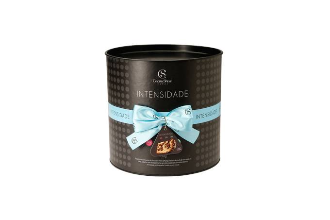 &bull; Panettone Trufado Intensidades 750 g, Cacau Show &ndash; R$ 59,90. Uma sugest&atilde;o de CACAU SHOW. Pre&ccedil;o pesquisado em dezembro/2017.&nbsp;<a href="https://www.natalcacaushow.com.br/produtos/panettone-trufado-intensidades-750g?utm_source=abril.com&utm_medium=guiadepresentes&utm_content=panettone-trufado-intensidades-750g&utm_campaign=cacaushow_natal_2017"><span>natalcacaushow.com.br</span></a>&nbsp;