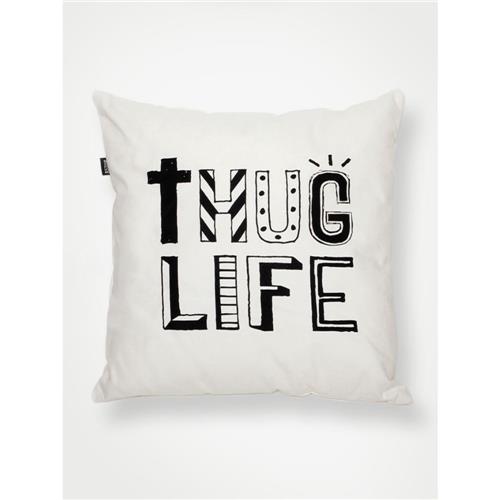 •	Almofada Thug Life, Collector - R$ 75,00. Uma sugestão de CASA CLAUDIA. Preço pesquisado em novembro/2017.  www.gotoshop.com.br