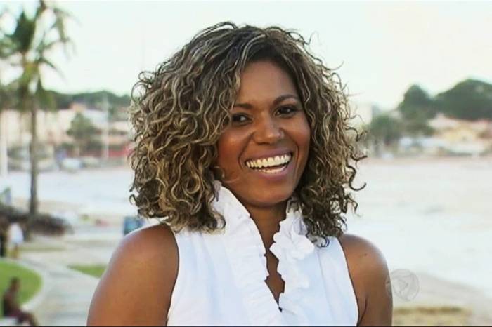 Por onde anda Débora Brasil, a primeira morena do Tchan?