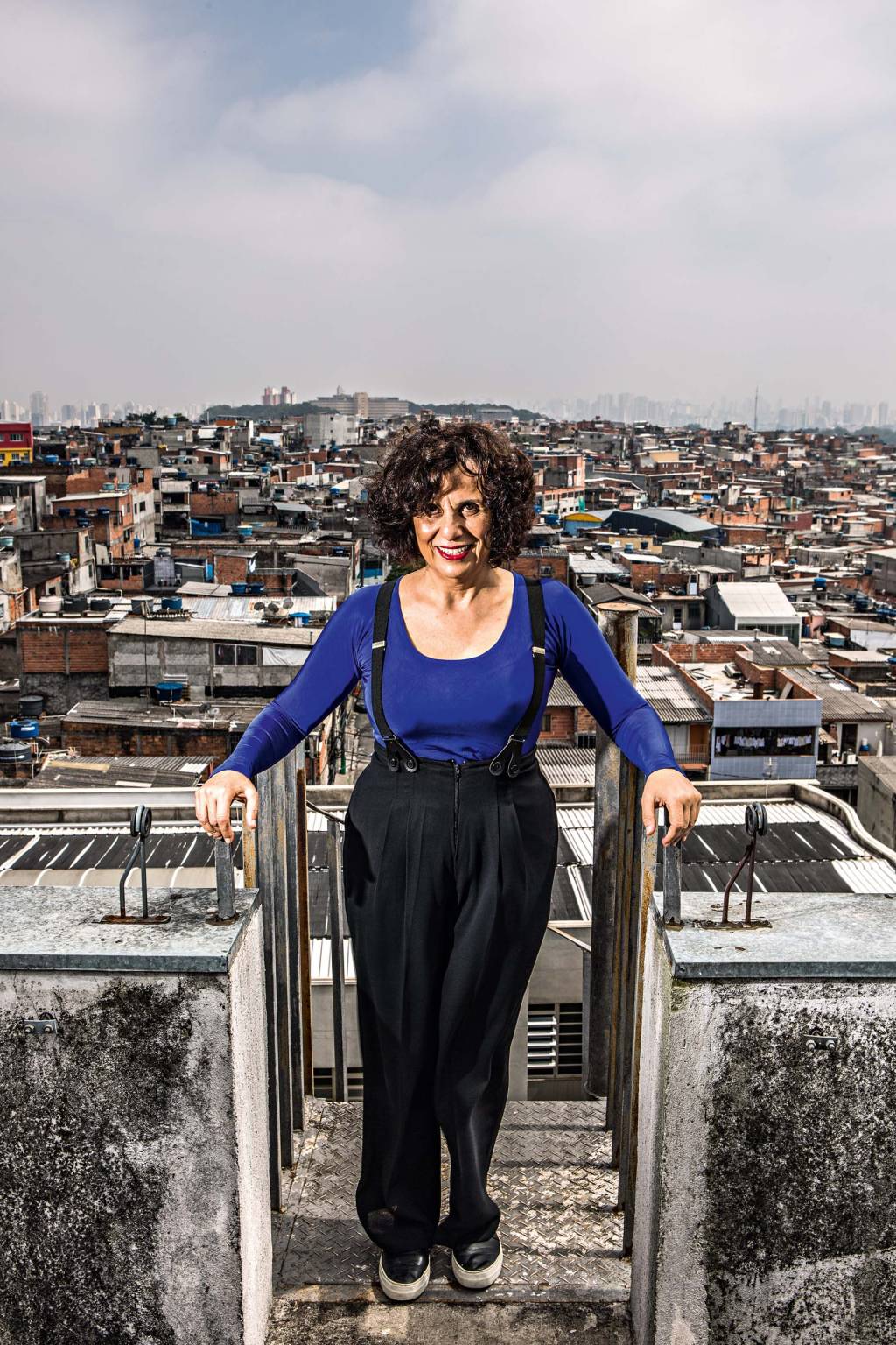 Ela coordena um projeto de arte-educação em Heliópolis