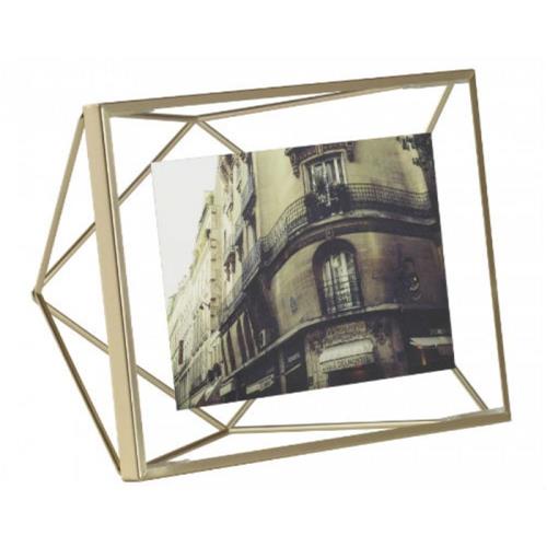 &bull;	Porta Retrato Prisma, Umbra - R$ 76,89. Uma sugest&atilde;o de CASA CLAUDIA. Pre&ccedil;o pesquisado em novembro/2017.  www.gotoshop.com.br