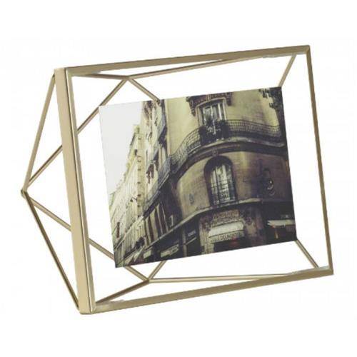 &bull;	Porta Retrato Prisma, Umbra - R$ 76,89. Uma sugest&atilde;o de CASA CLAUDIA. Pre&ccedil;o pesquisado em novembro/2017.  www.gotoshop.com.br