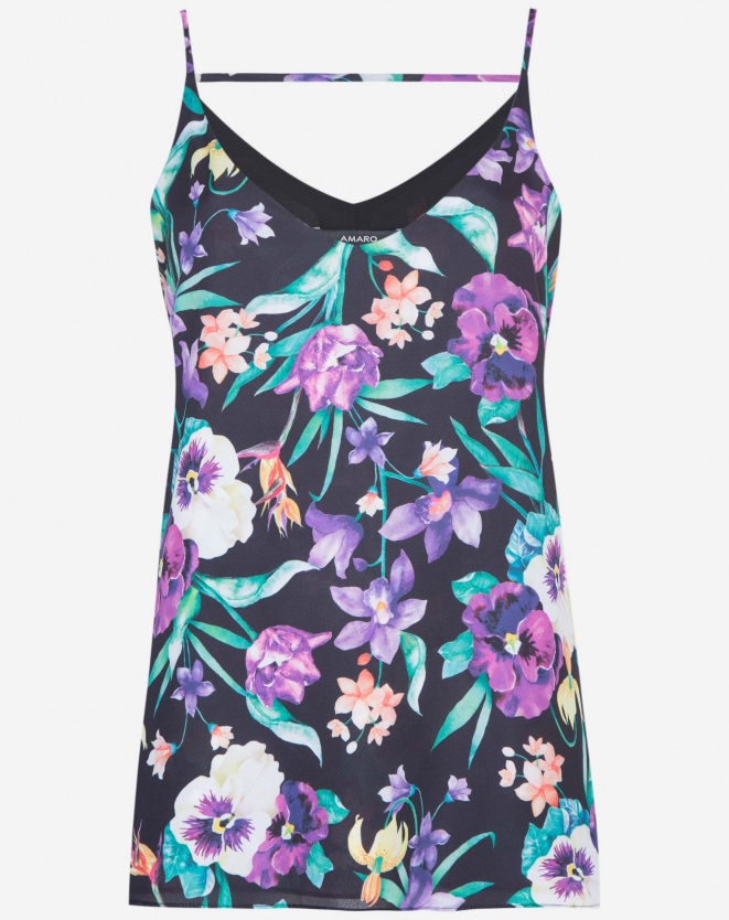 &bull;	Regata leve de crepe, Amaro. R$99,90. Uma sugest&atilde;o de CLAUDIA. Pre&ccedil;o pesquisado em novembro/2017. Dispon&iacute;vel aqui: https://amaro.com