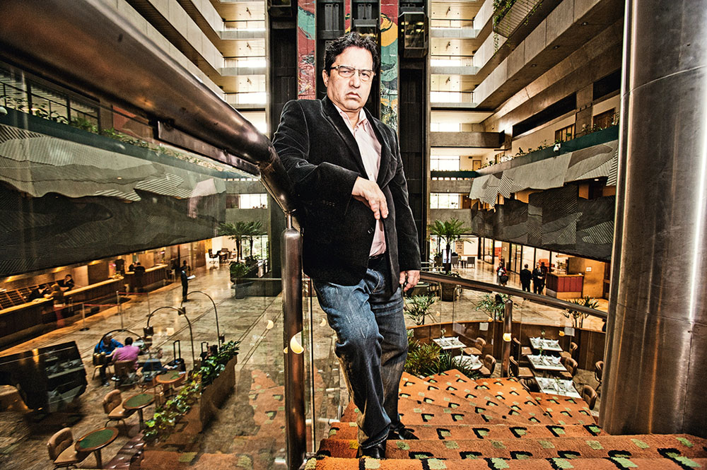 Filhos de Henry Maksoud tentam bloquear venda de mansão