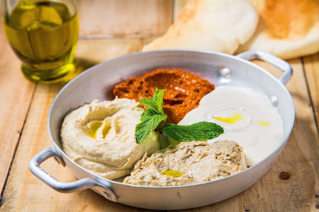 Quatro endereços com boas versões de pastas árabes