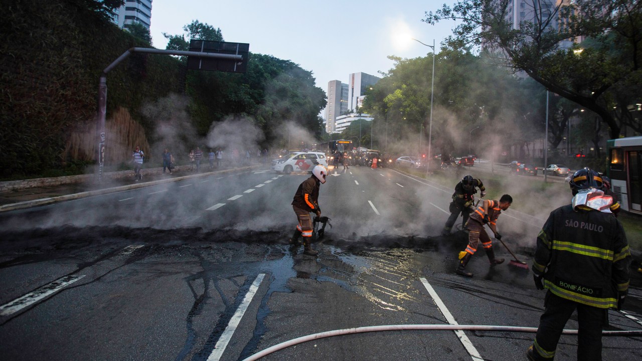 PROTESTO NA AV 23 DE MAIO