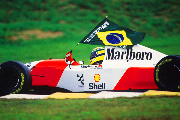 A alegria da velocidade da F1 nos domingos pela manhã