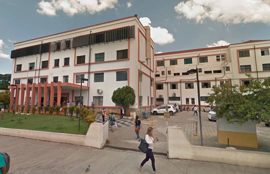 Pai morre após reconhecer corpo da filha achado em mata