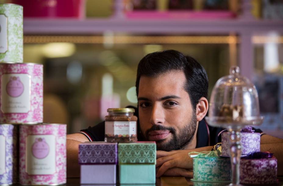 O confeiteiro Stefan Behar: comanda a loja de chocolates O confeiteiro Stefan Behar: comanda a loja de chocolates