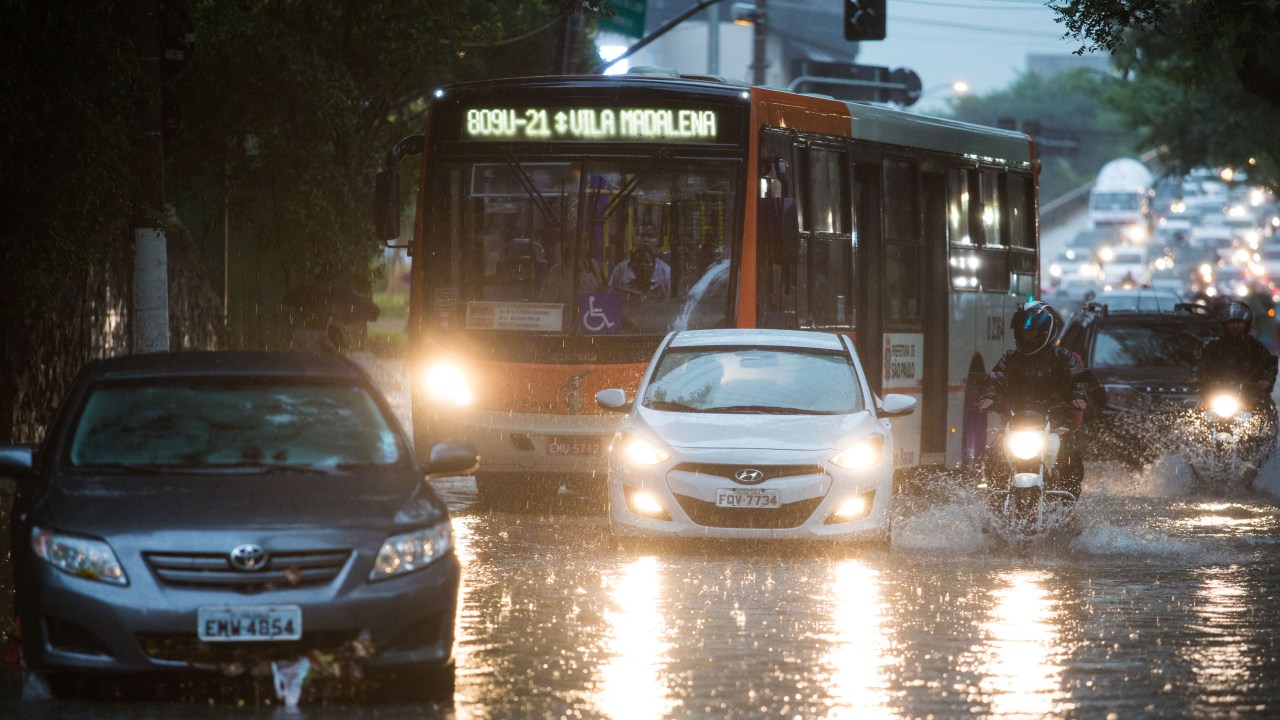 Imagem mostra cidade alagada